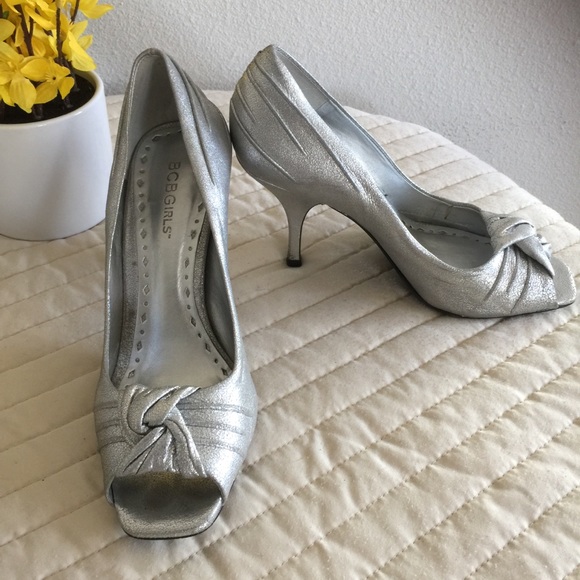 BCBGirls Shiny Metallic heel - Picture 3 of 5